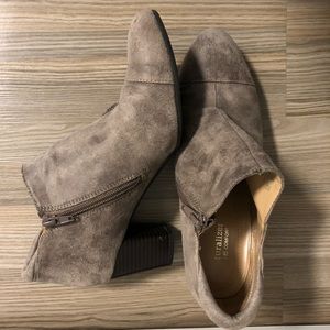 Naturalizer ankle boots size 8.5w